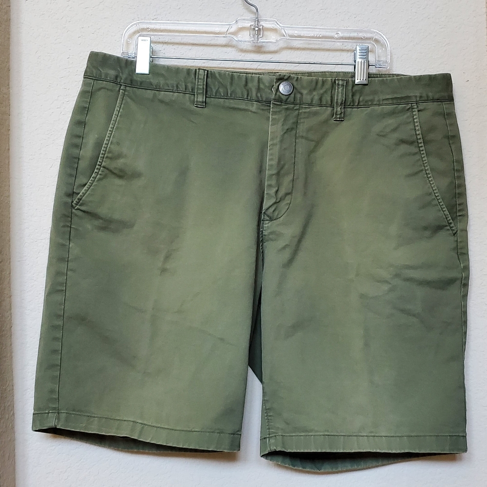 Bonobos Army Green Men's Flat Front Shorts. Size 36